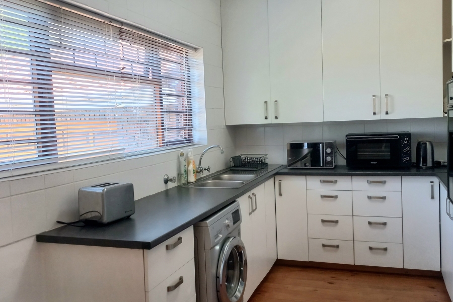 5 Bedroom Property for Sale in Kingfisher Creek Western Cape